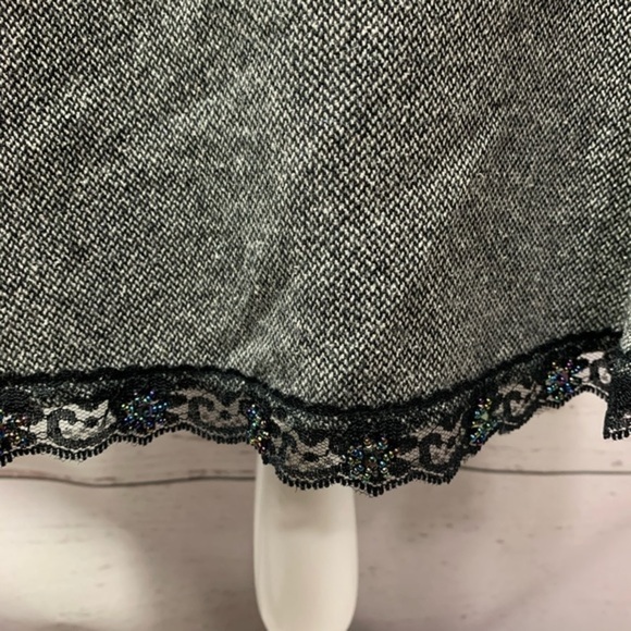 Harold’s Wool Lace Hem Detail Knee Length Skirt - Picture 3 of 7